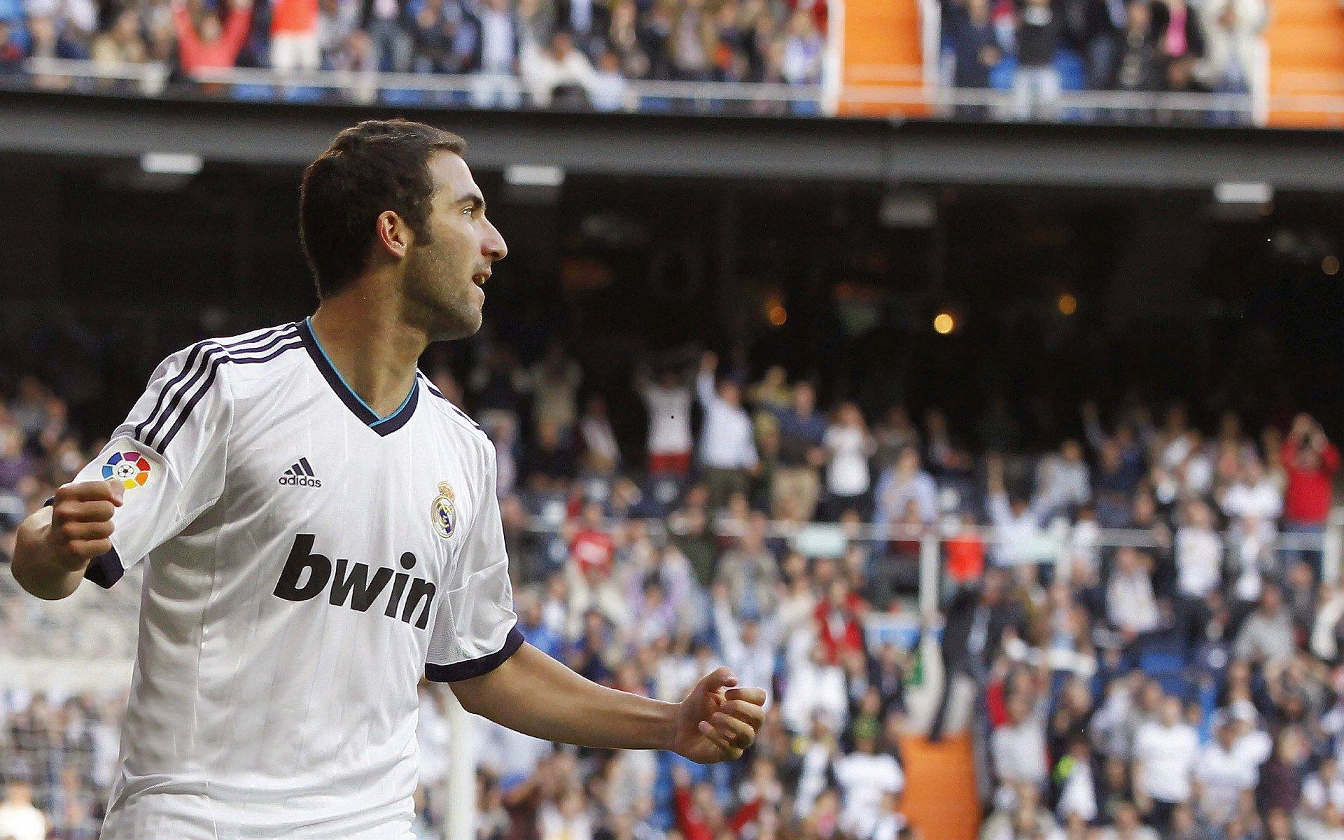 火力全开！利物浦客场横扫马赛，法甲劲旅毫无还手之力