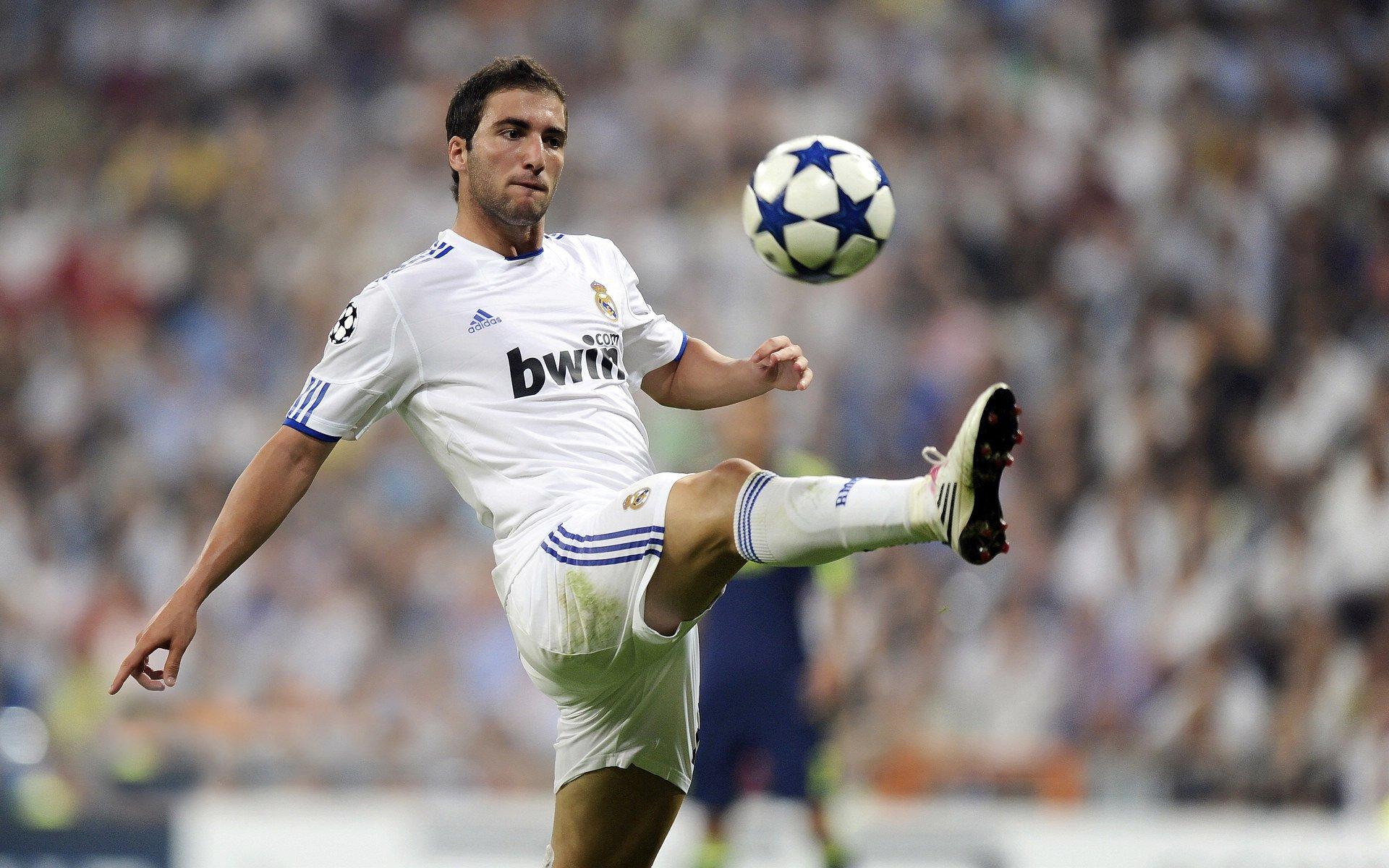 沙尔克冬窗寻枪补强锋线 德乙升级竞争白热化引援战提前打响